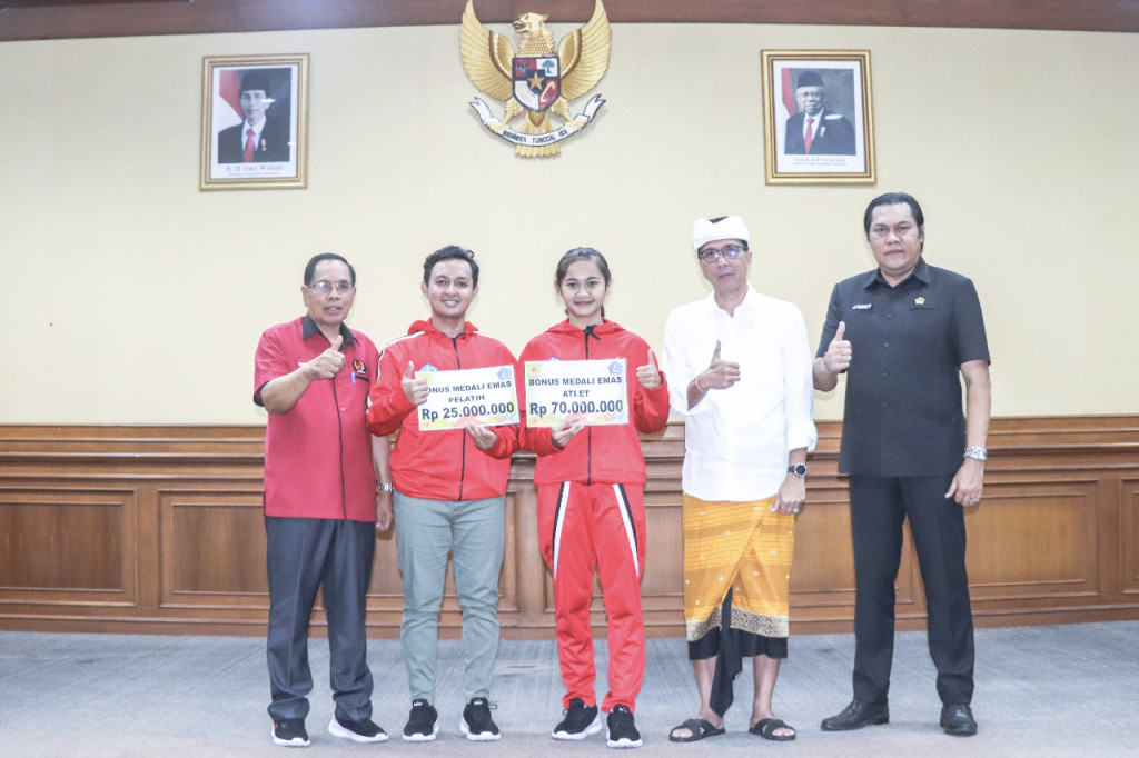 Badung Beri Penghargaan Kepada Atlet Berprestasi di Ajang Porprov Bali XV Tahun 2022